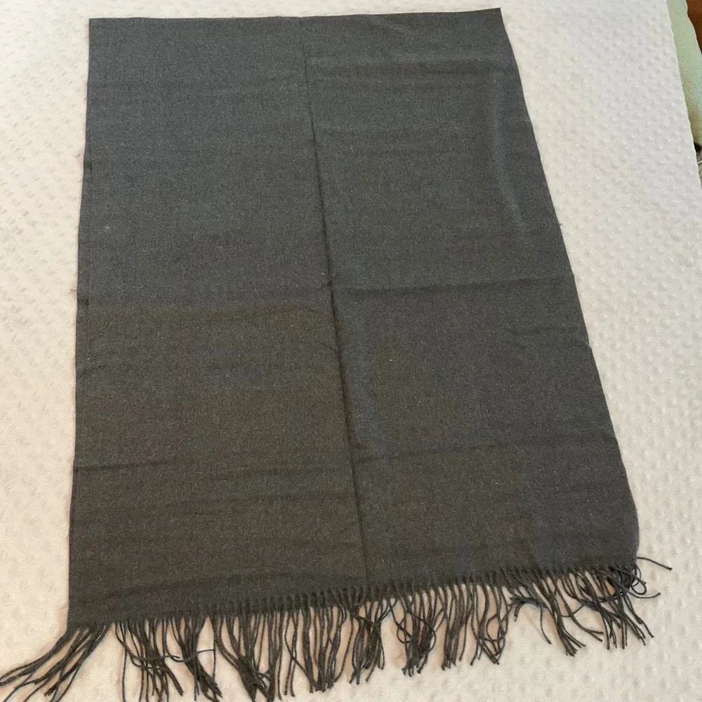 Luxurious Charcoal‎ Gray Cashmere Silk Scarf with Fringes
